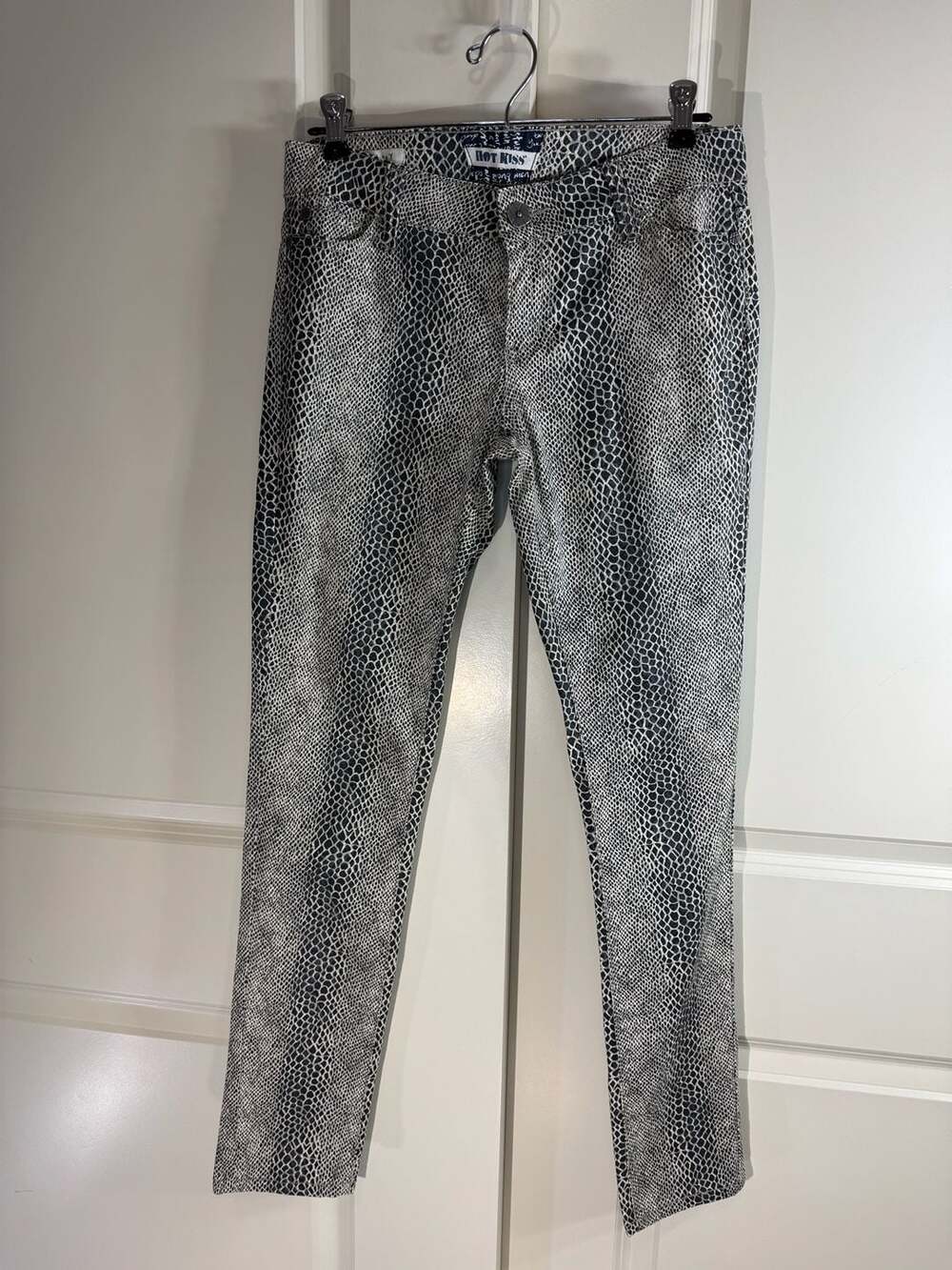 Hot Kiss Junior’s Snakeskin Print Skinny LilyJeans Size 5